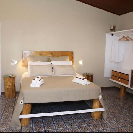 B&B I 3 Mori Барчеллона-Поццо-ди-Готто Экстерьер фото