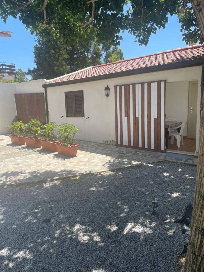 B&B I 3 Mori Барчеллона-Поццо-ди-Готто Экстерьер фото
